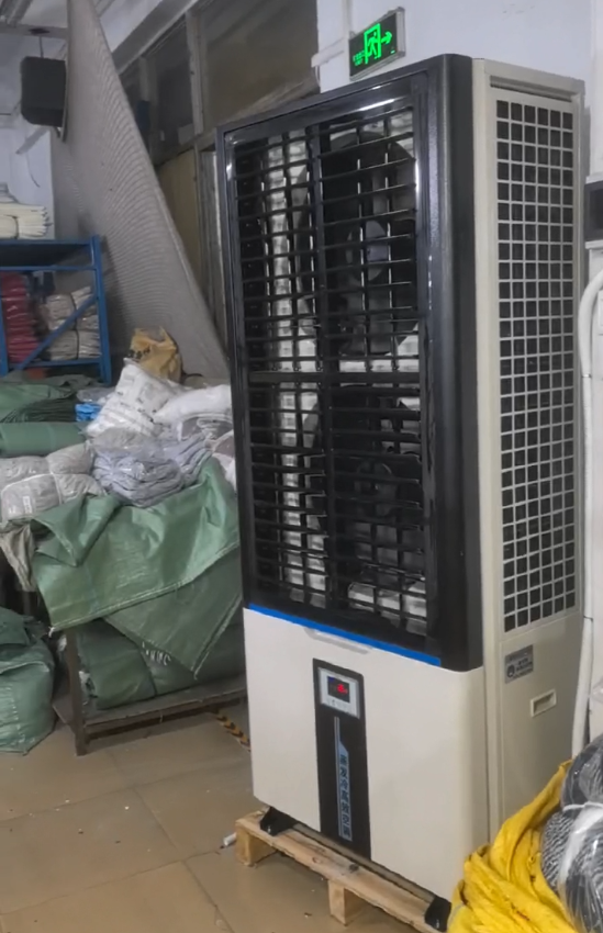 大型制衣厂整体降温，应用星科立式双风口轴流空调机组.png